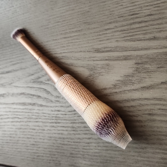 Stila Double Ended Complexion Brush - Picture 6 of 6